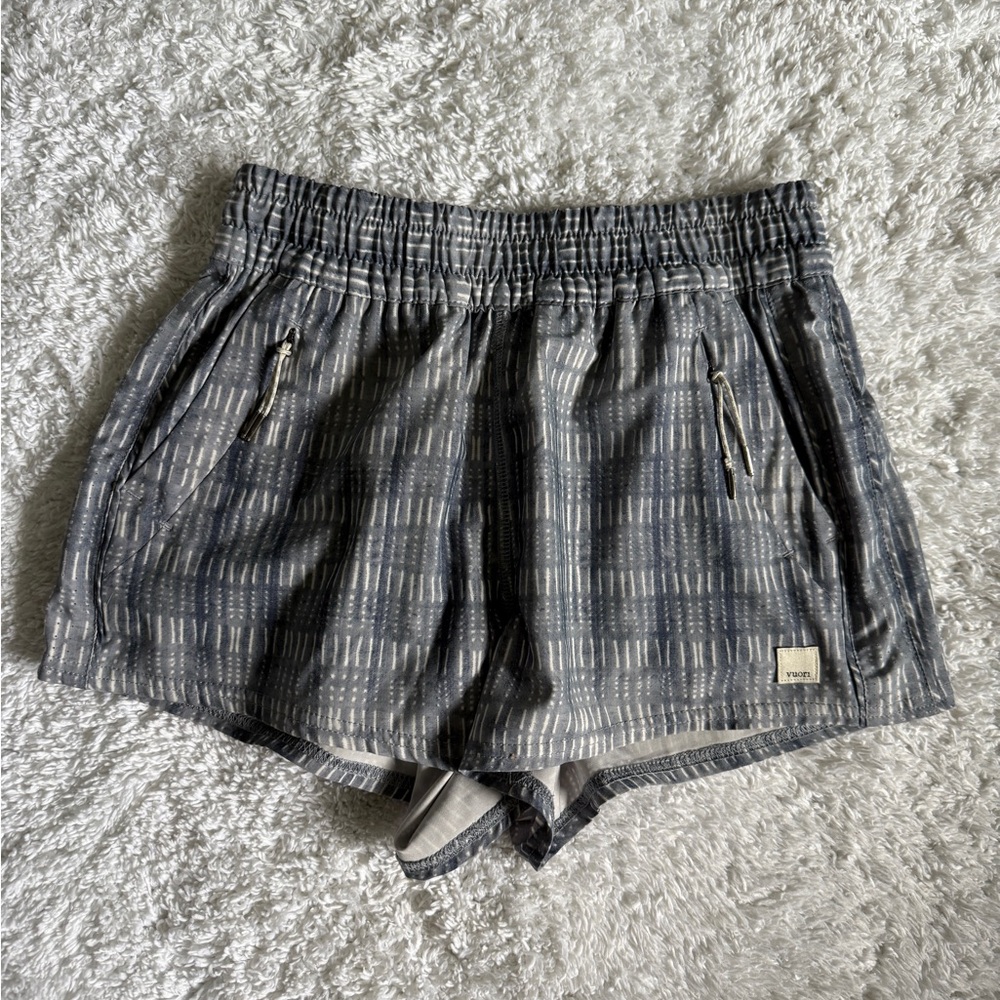 Vuori dash shorts